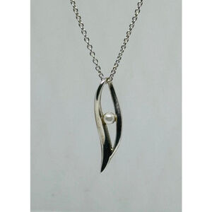 Kit Heath Sterling Pearl Leaf Pendant Necklace KH 18"‎
